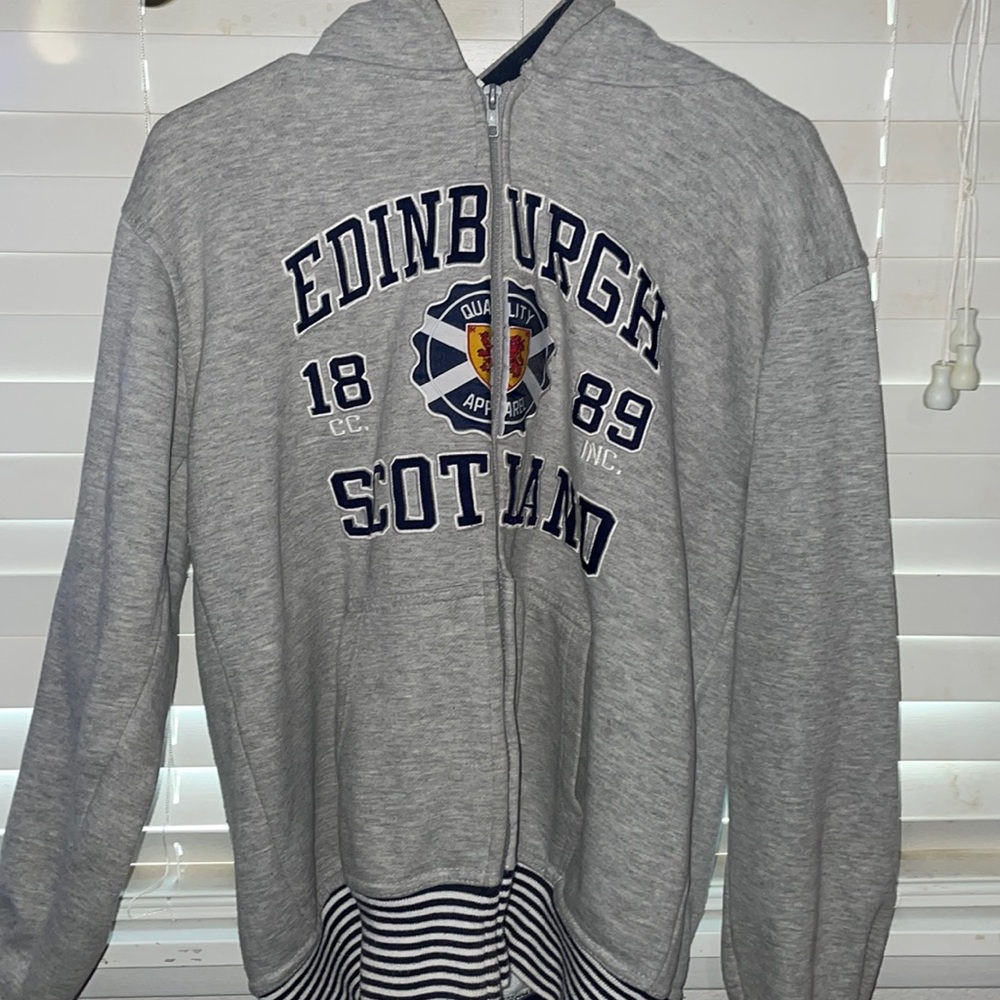 Edinburgh Scotland 1889 quality apparel (L)